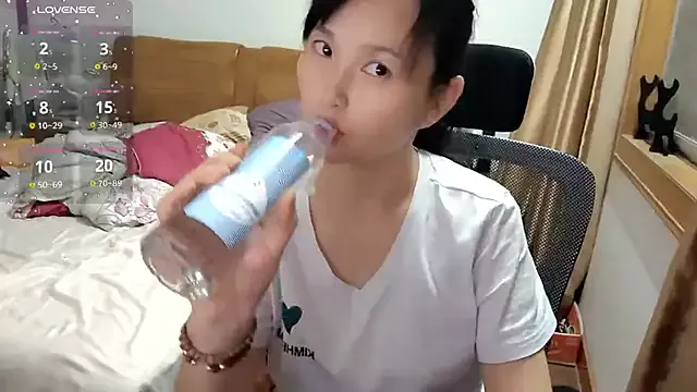 lucyrossink – webcam model profile photo Image 8