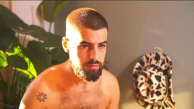  – webcam model profile photo Image 16