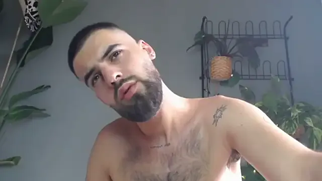  – webcam model profile photo Image 7