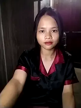 petiteluluxx – webcam model profile photo Image 9
