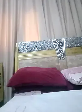 zui_lu – webcam model profile photo Image 5