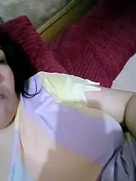 zui_lu – webcam model profile photo Image 6