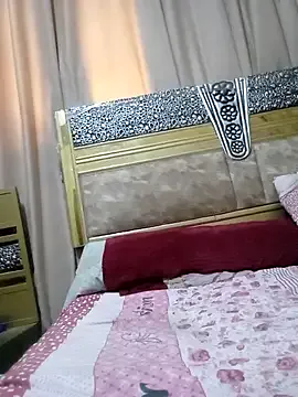 zui_lu – webcam model profile photo Image 7