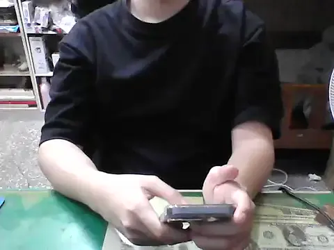 Paidbat – webcam model profile photo Image 10