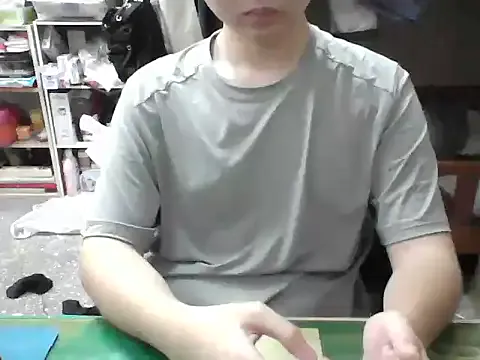 Paidbat – webcam model profile photo Image 13