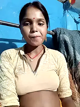  – webcam model profile photo Image 11