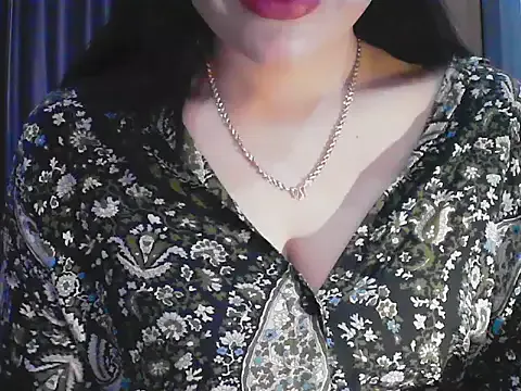 Yaya--728 – webcam model profile photo Image 15