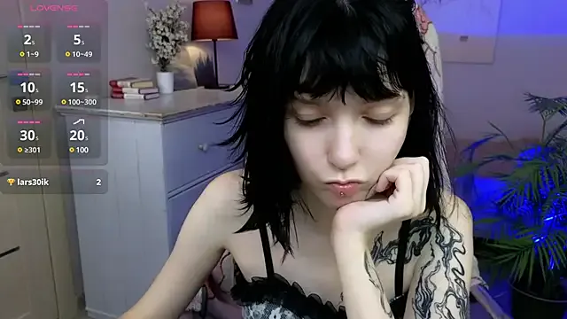 Musae – webcam model profile photo Image 5