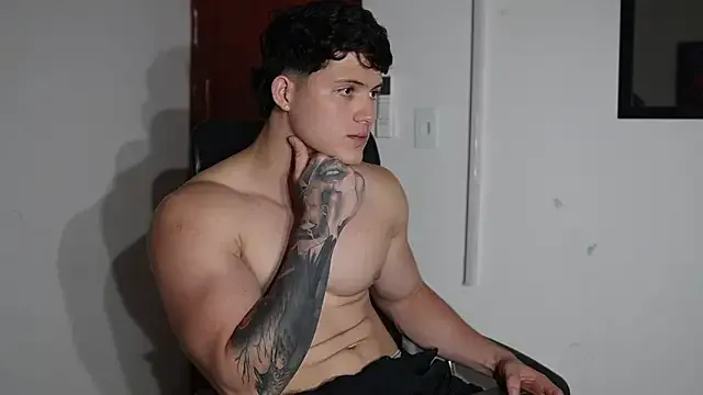 roouse – webcam model profile photo Image 19