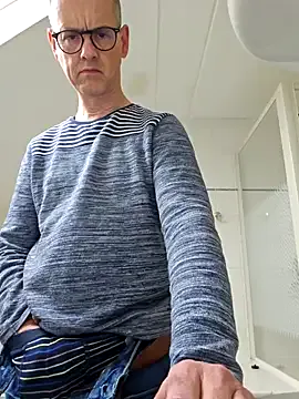 PumaShyXD – webcam model profile photo Image 8