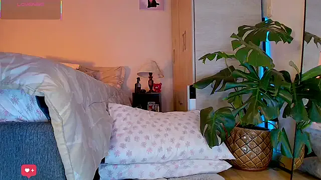 antonelaswete02 on FreeCamNet Image 5