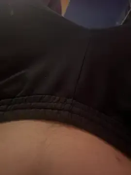 roouse – webcam model profile photo Image 4