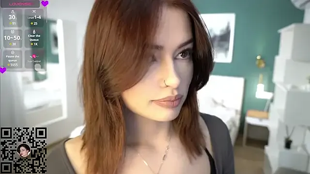 roouse – webcam model profile photo Image 6