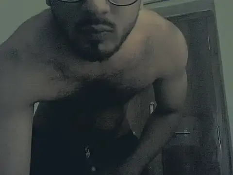  – webcam model profile photo Image 2