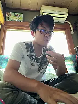  – webcam model profile photo Image 8
