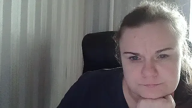 roouse – webcam model profile photo Image 19