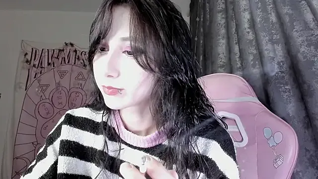  – webcam model profile photo Image 18