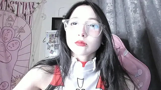  – webcam model profile photo Image 8