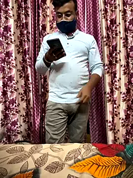 maataaan – webcam model profile photo Image 14