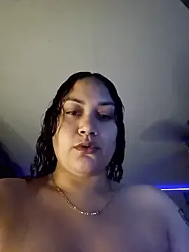 roouse – webcam model profile photo Image 14