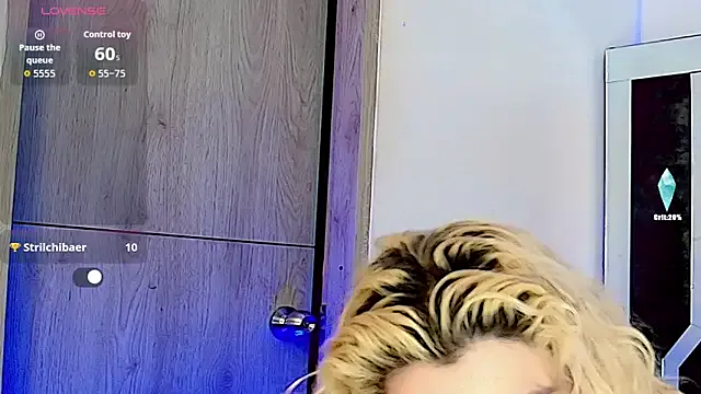 roouse – webcam model profile photo Image 13