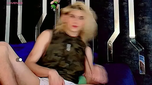 roouse – webcam model profile photo Image 15