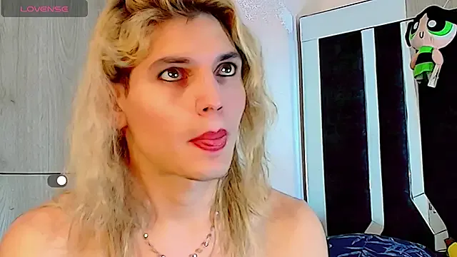 roouse – webcam model profile photo Image 2