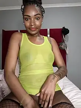 LeaLyenn – webcam model profile photo Image 8