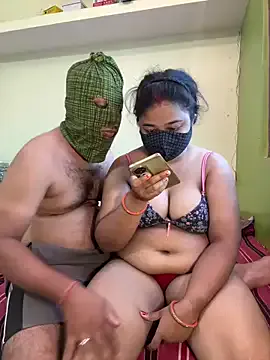 roouse – webcam model profile photo Image 4