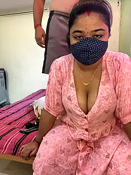 roouse – webcam model profile photo Image 7