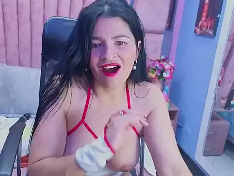 LaureMestler – webcam model profile photo Image 7