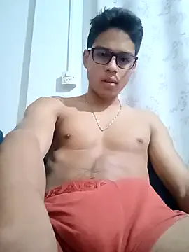 zui_lu – webcam model profile photo Image 7