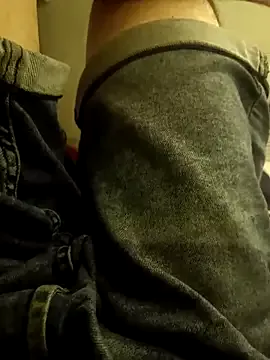 – webcam model profile photo Image 4