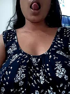  – webcam model profile photo Image 6