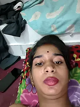 PumaShyXD – webcam model profile photo Image 2