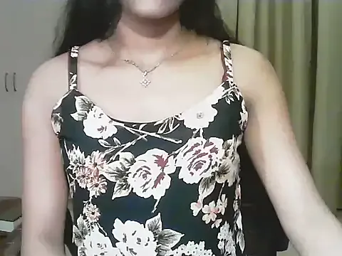 lmaobye123 – webcam model profile photo Image 5