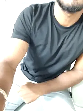 roouse – webcam model profile photo Image 12