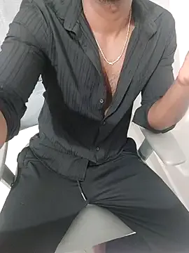 roouse – webcam model profile photo Image 2