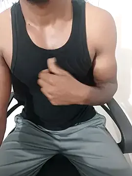 roouse – webcam model profile photo Image 4