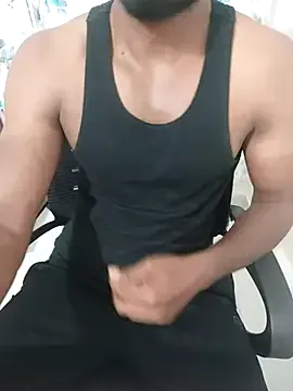 roouse – webcam model profile photo Image 5