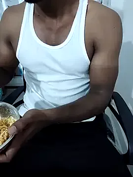 roouse – webcam model profile photo Image 7