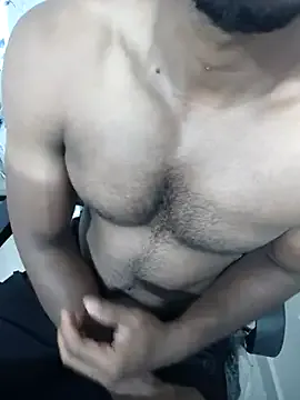 roouse – webcam model profile photo Image 8