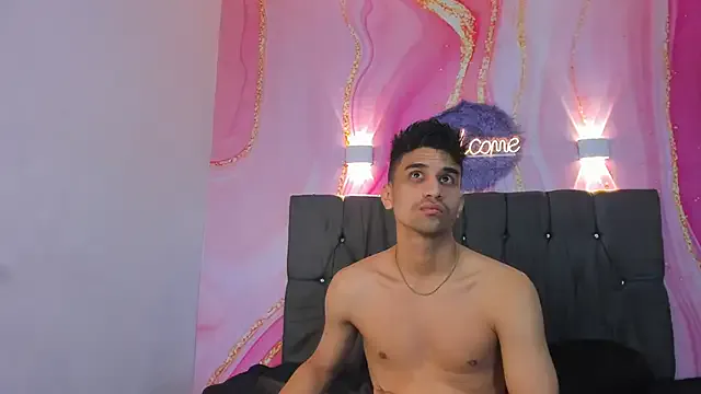 ArieliciousXXX – webcam model profile photo Image 8