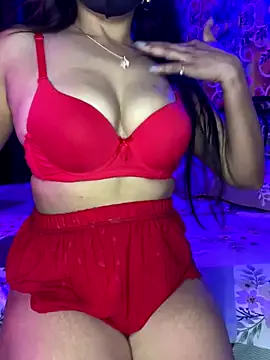 oxo_yuna_oxo – webcam model profile photo Image 4