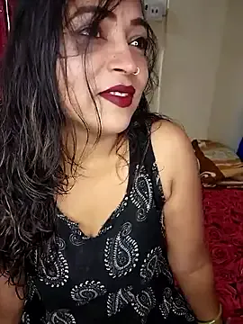 roouse – webcam model profile photo Image 3