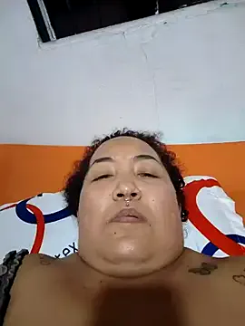 TUNDEROSE1 – webcam model profile photo Image 2