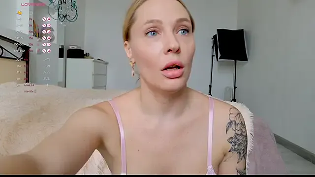 Humsafa-13 – webcam model profile photo Image 7