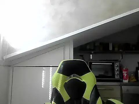  – webcam model profile photo Image 4