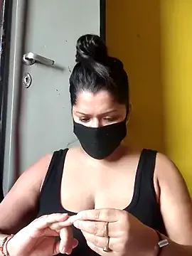 GouGou-111 – webcam model profile photo Image 12