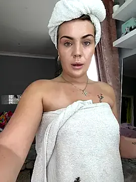  – webcam model profile photo Image 13